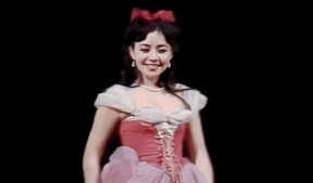 宋丹丹|宋丹丹25岁照片曝光 肤白貌美身材火辣 网友热议：本山误了丹丹啊