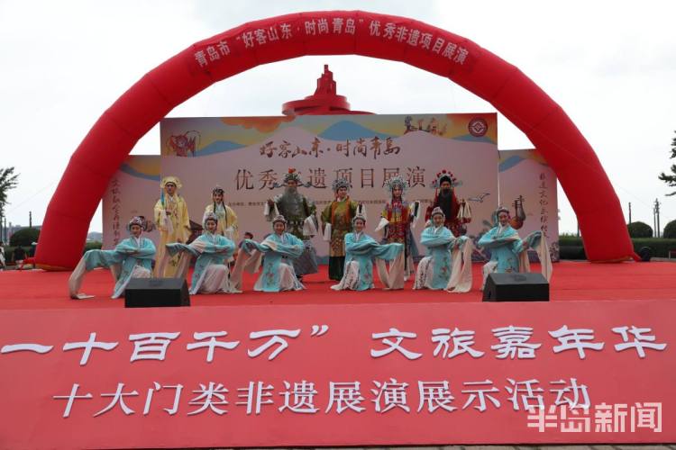 螳螂拳|胶东大鼓、鸳鸯螳螂拳……百余非遗传承人齐聚青岛五四广场亮绝活