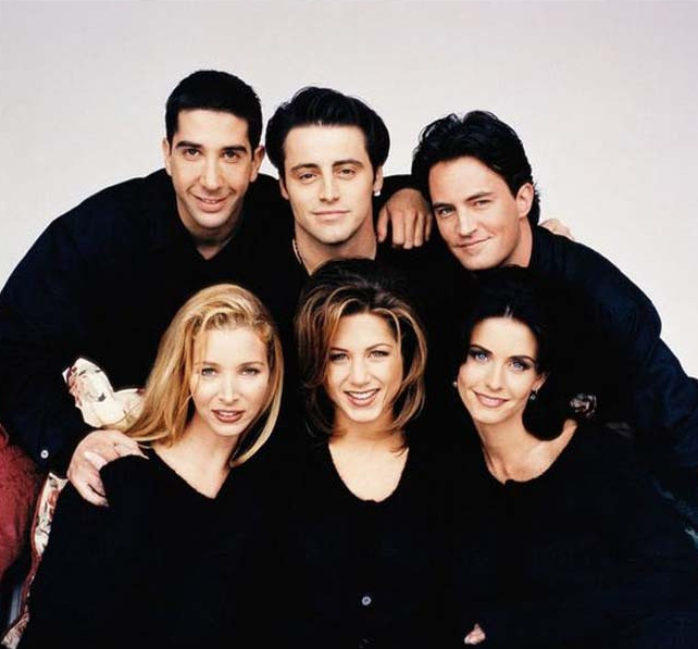 艾美獎|艾美獎直播頒獎 《老友記》三女主驚喜重聚引發(fā)一波回憶殺