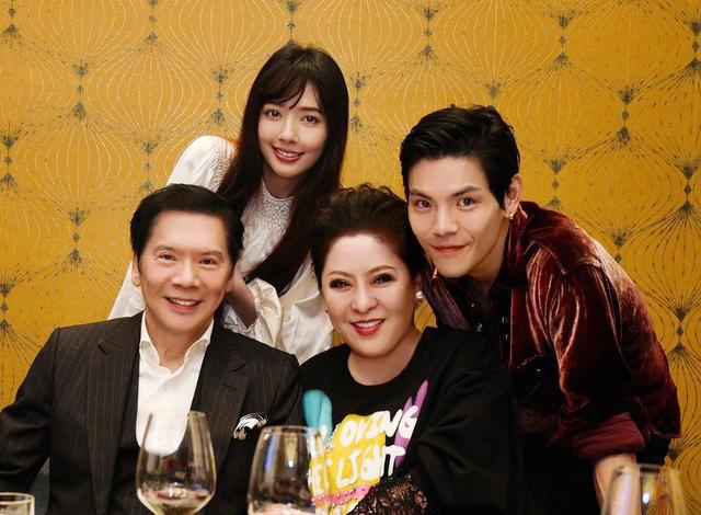 |郭碧婷快生了？向太透露已抵达台北陪产