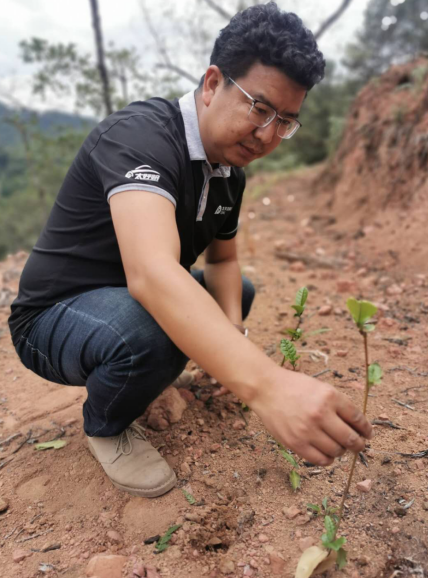 |中国太保：“驻”进民心 帮出实效 ——记云南大理州永平县卓潘村及黑豆场村 专职扶贫干部李红军