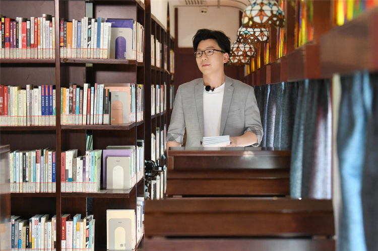 弄潮|旅行团海宁“弄潮” 《还有诗和远方》诗&歌和鸣温暖收官