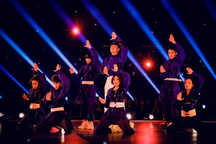 一骑|《舞蹈风暴2》首期收视一骑绝尘 各种天花板打架绝了