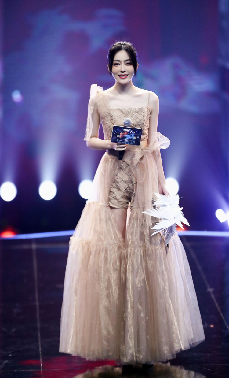 舞王|《蒙面舞王》周觅张紫宁姚柏南荣耀揭面 “小兔子不乖”实力爆棚获赞