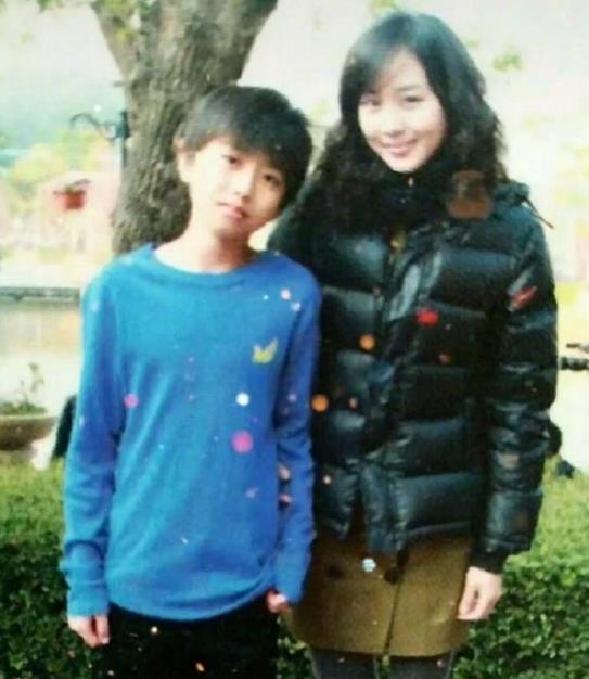 同框|蔡徐坤張鈞甯時(shí)隔8年再次同框 小男孩如今已長成大明星