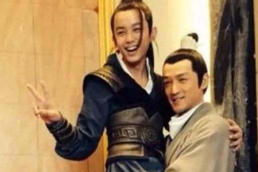 同框|蔡徐坤張鈞甯時(shí)隔8年再次同框 小男孩如今已長成大明星