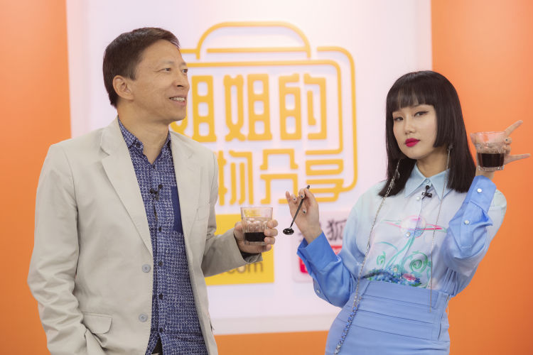 黄龄|“姐姐”黄龄与张朝阳对唱情歌 有点奇怪的“羚羊”CP你嗑吗