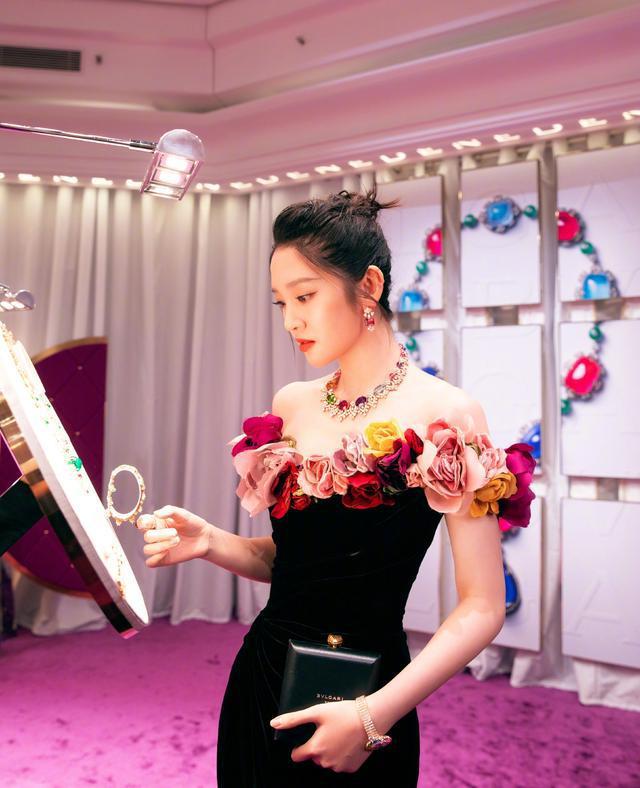 唐艺昕|唐艺昕月子中心曝光，收费天价高达76万，五星级装修定制餐食