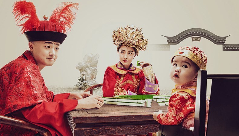 万圣节|包贝尔万圣节带女儿包饺子cos无脸男 网友直呼可爱