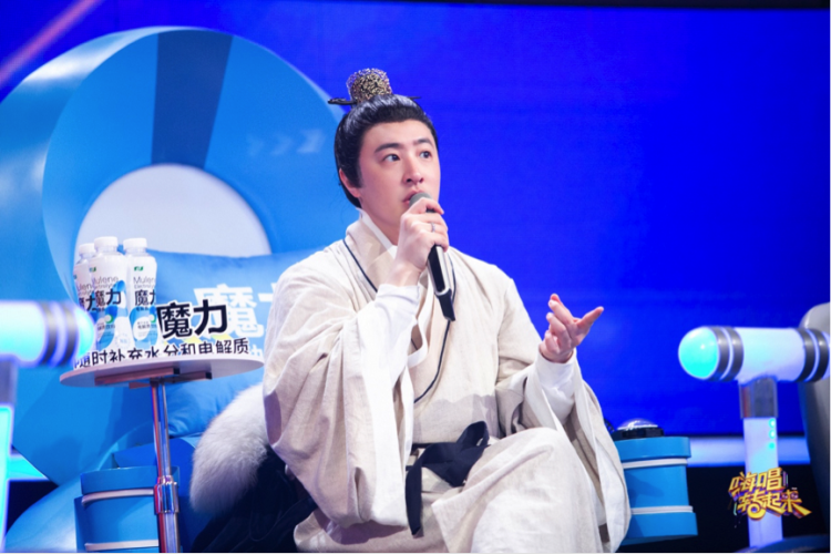 张萌|三大女神嗨唱同台 57岁李玲玉气质状态抢眼