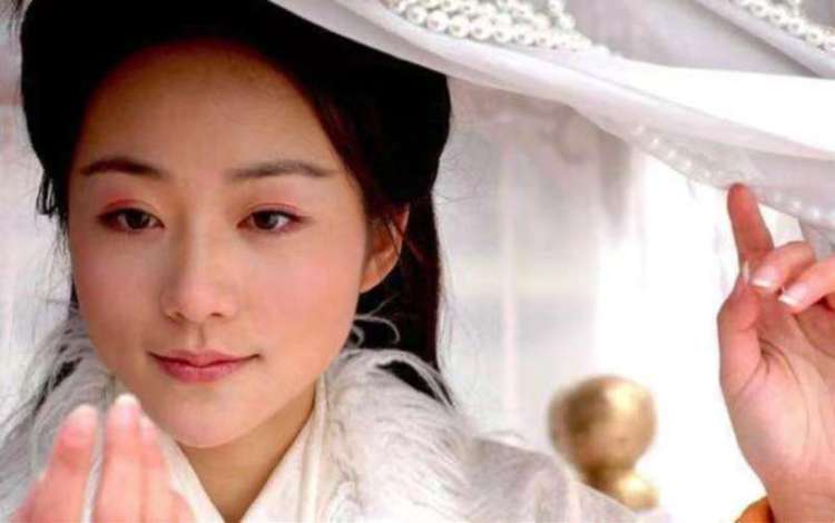 张萌|三大女神嗨唱同台 57岁李玲玉气质状态抢眼