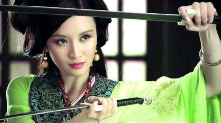 张萌|三大女神嗨唱同台 57岁李玲玉气质状态抢眼