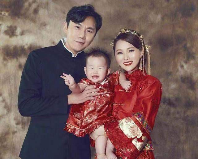 伊能静|伊能静双11狂买900件商品 秦昊发出灵魂质问：有我几件？