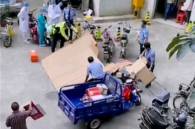 中通|东莞一中通快递员被砸身亡 妻子：未签合同 公司拒按“工伤”赔偿