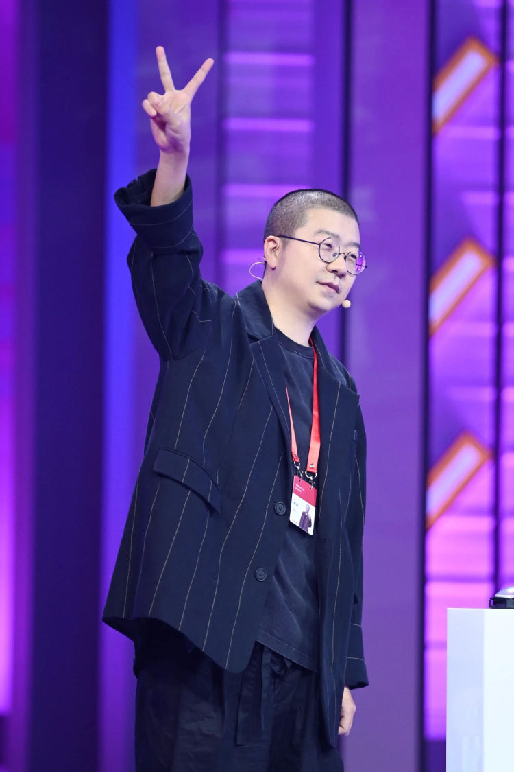 蓝莓|《蓝莓孵化营》项目人短视频再比拼 各事业群重排席位