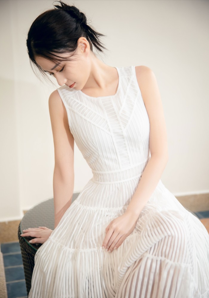 窦骁晒何|窦骁晒何超莲会计师硕士毕业证 笑称未来留不了私房钱了