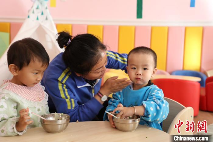 二孩|中国二孩政策带来“成长烦恼” 婴幼儿托育机构成新风口