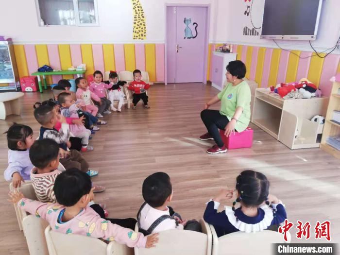 二孩|中国二孩政策带来“成长烦恼” 婴幼儿托育机构成新风口