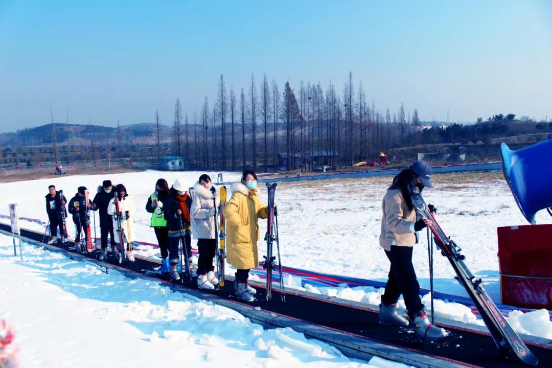 200元滑雪票免费领!诸城人冬天的第一场滑雪,速速安排