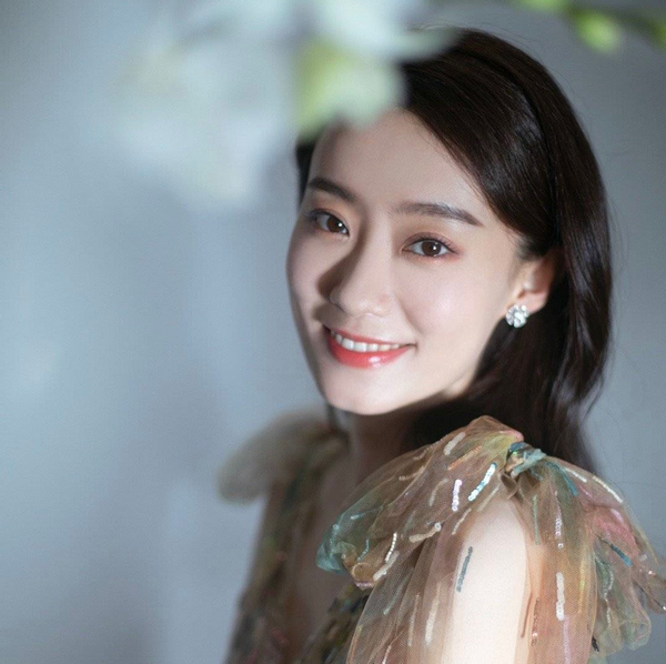 张小斐粉丝后援会解散经纪公司接管超话主持人