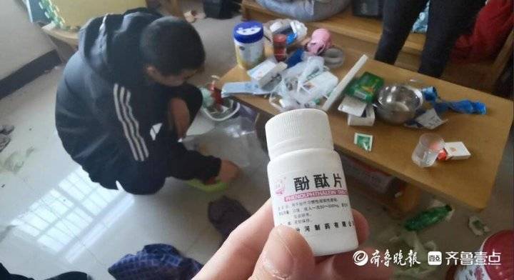 减肥胶囊里分"管事"和"没效果"两种,""管事"的,一般就添加有西布曲明"
