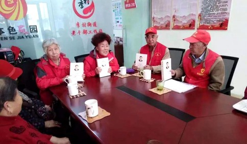 李滄老干部“多彩黨史課堂”，助力紅色基因傳承