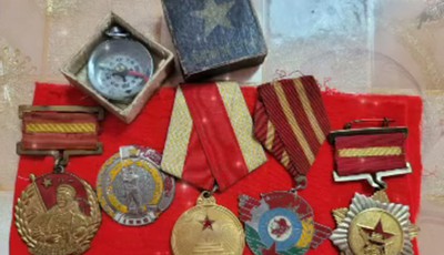 西海岸新区红军小学204中队戴昕雅