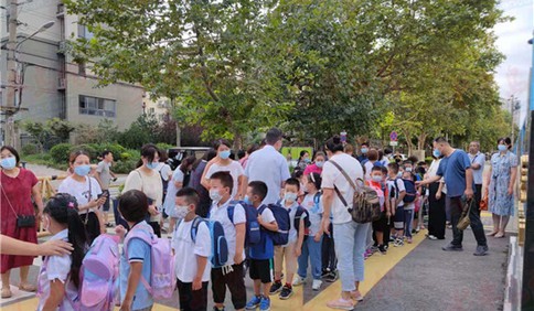 告别暑假 扬帆起航 青岛超银小学迎来开学第一天！
