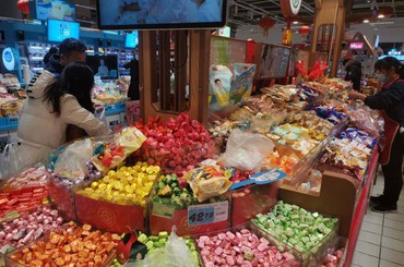 青島：買糖果 迎新年