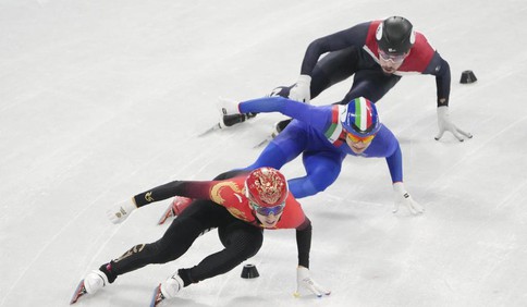 中国“威武”！任子威、武大靖、孙龙携手晋级短道速滑男子500米1/4决赛