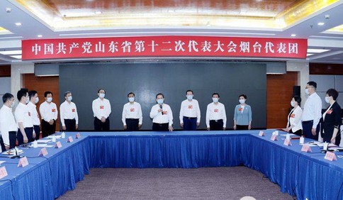 山东省委领导看望省第十二次党代会代表