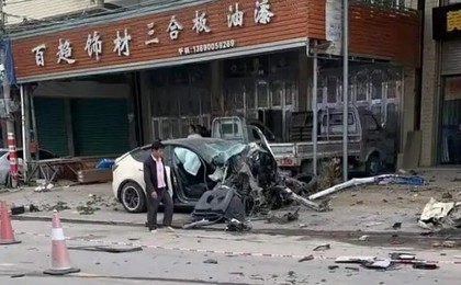 半岛聚焦丨狂飙198km/h连撞多车！特斯拉再陷“刹...