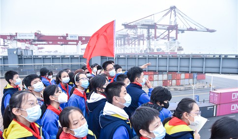 青岛市少先队开展“学习二十大，永远跟党走，奋进新征程”红领巾研学活动