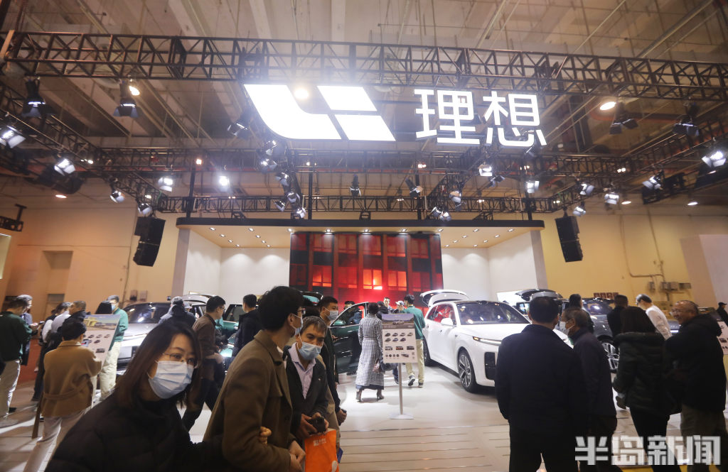 火爆！新场景驱动岛城汽车消费升级，2023第十五届山东国际车展首日客流破4万人次
