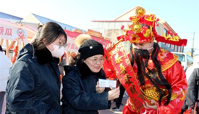 青岛税务：浓浓年味红火市井 税法宣传走进胶东非遗大集