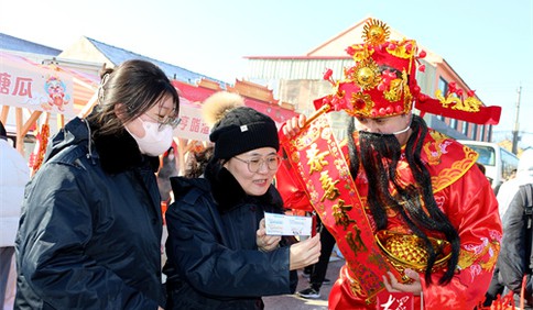 青岛税务：浓浓年味红火市井 税法宣传走进胶东非遗大集