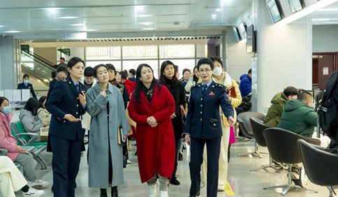 李沧区税务局联合区妇联、区女企业家协会开展座谈活动