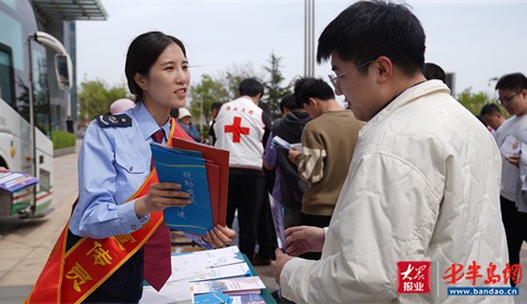 青岛税务：税宣春风助发展 惠企利民向新进