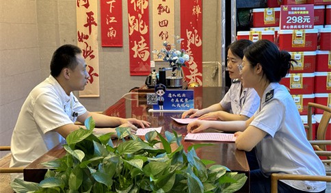 平度市税务局开展“遵从税法 开具发票 从我做起”主题宣传活动