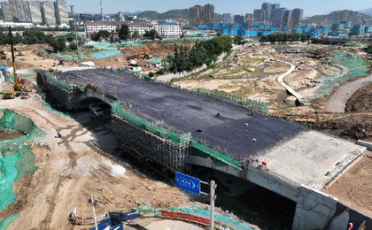 嶗山區張村河上“跨河橋”亮相