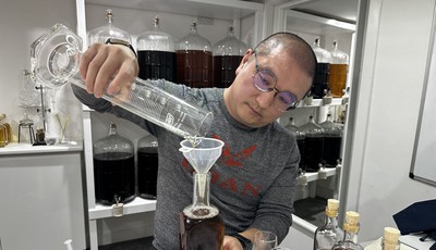 青岛故事｜留学回国深耕酒业15年，年营业额超千万！记者专访青岛苏格兰威士忌单桶定制第一人