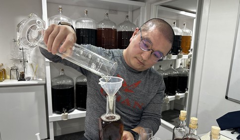 青岛故事｜留学回国深耕酒业15年，年营业额超千万！记者专访青岛苏格兰威士忌单桶定制第一人