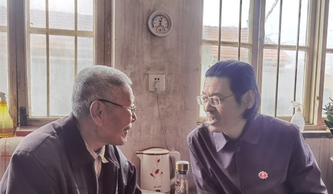 青岛故事｜10个月走访420位抗美援朝老兵，完成口述实录书！傅中魁徒步万里勾勒“老兵地图”