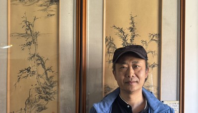 青島故事| 沒筆也能成畫？有手就行！他以指作畫30余年，希望將小眾非遺傳承下去