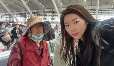 青岛故事丨即墨七旬奶奶20元买的帽子，激活孙女儿时“天安门”的承诺