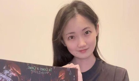 青岛故事｜1997年青岛姑娘写出爆款剧本杀，发行超全国500城，转身开了家老年大学只愿为中老年人带来快乐