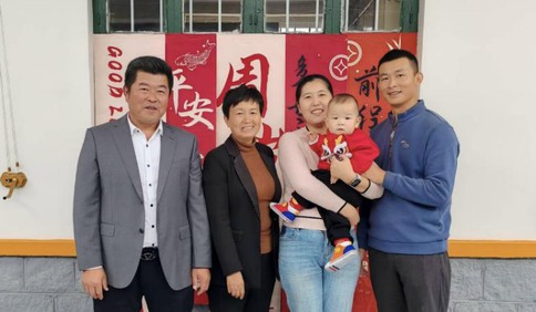 全国文明家庭巡礼丨姜波家庭：菜篮子飘出文明家风 二十余载耕耘托起乡村振兴梦