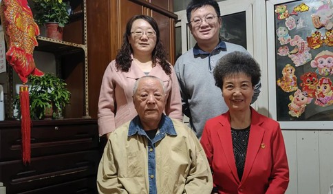 全国文明家庭巡礼丨董秀格家庭：公益宣讲润民心，家庭同心传美德