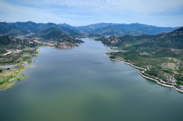 碧水如镜！崂山水库迎最美夏景