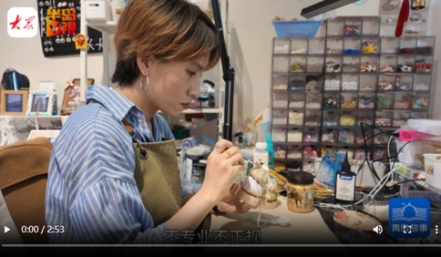 青島故事｜從無人問津到件件爆款！遼寧姑娘和青島閨蜜打造手作“貝殼王國”